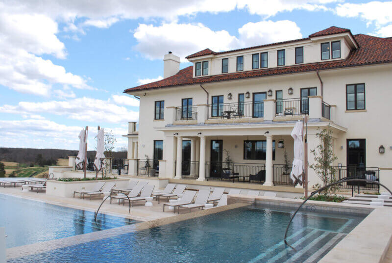 Virginia Is for Lovers: 10 Charming Spots for a Romantic Getaway