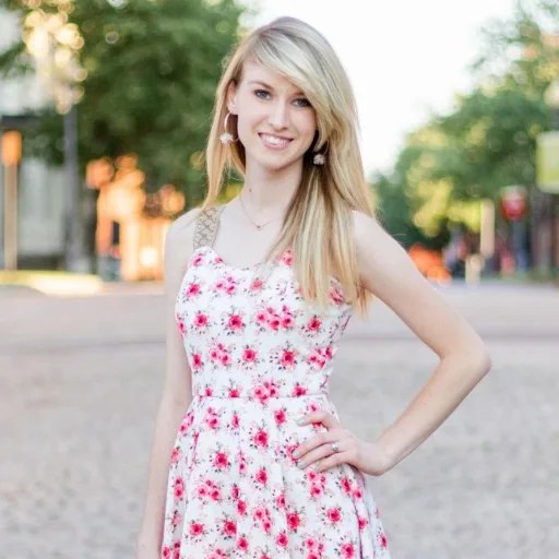 Portrait of Amie Knowles