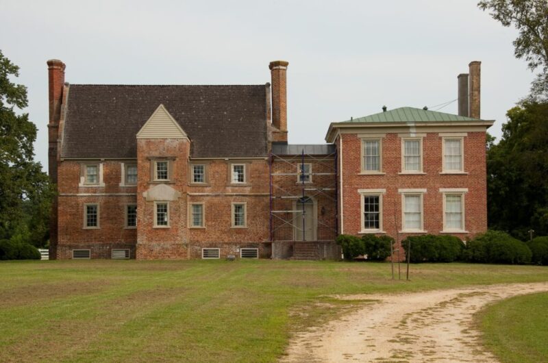 Get enchanted by these 10 castles & manor houses in Virginia