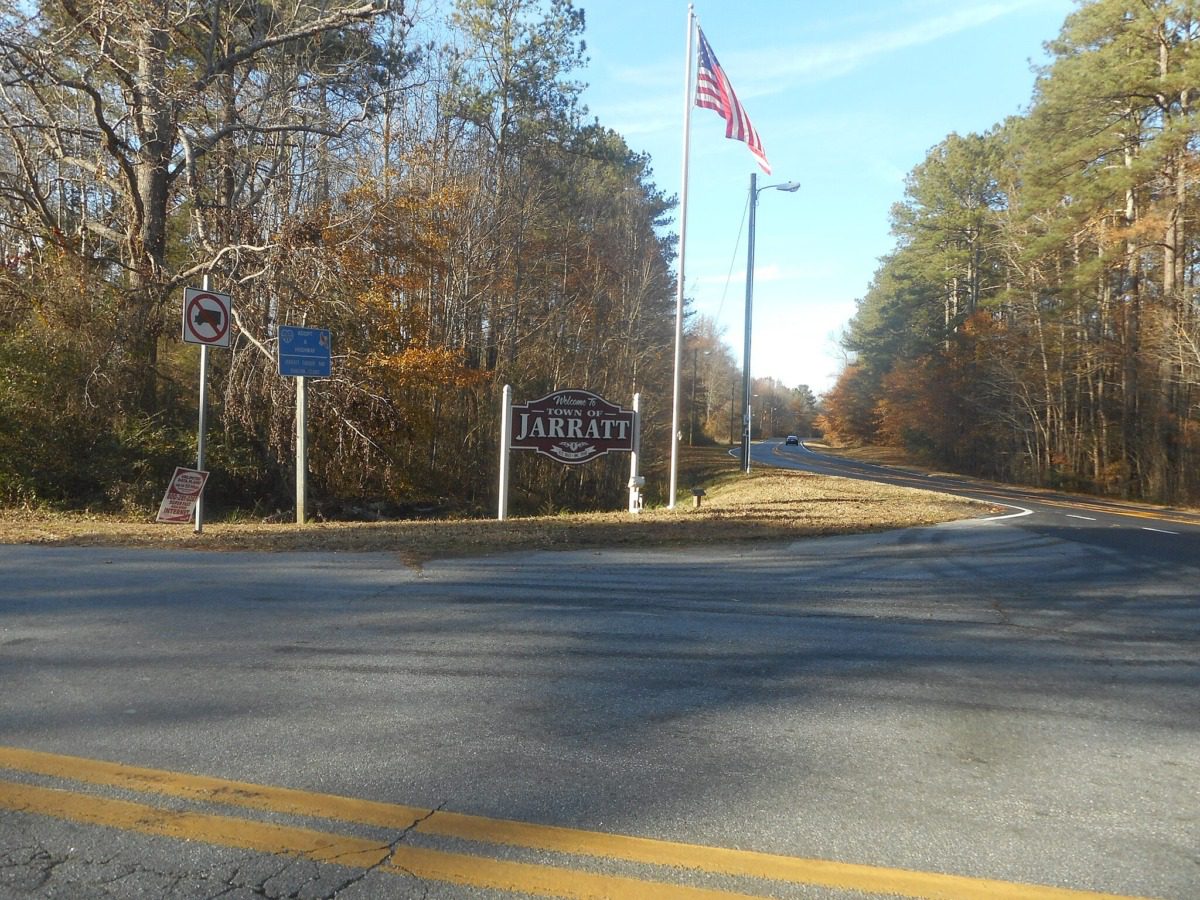 Welcome sign for Jarratt, VA.