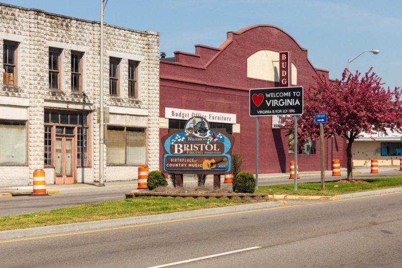The sign welcoming folks into Bristol, Va
